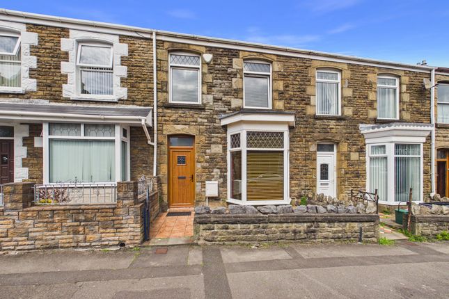 3 bed property, in Elgin Street, £215,000