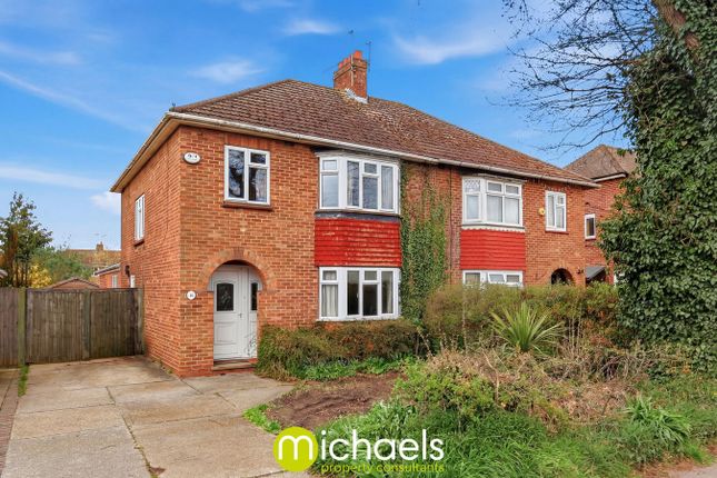 3 bed property, in Dugard Avenue, £350,000