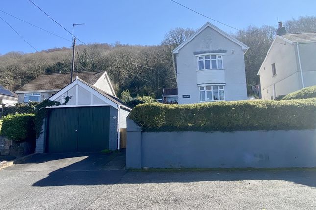 3 bed property, in Graigola Road, £250,000
