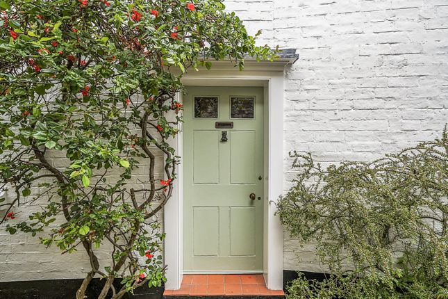 4 bed property, in Park Alley, £450,000
