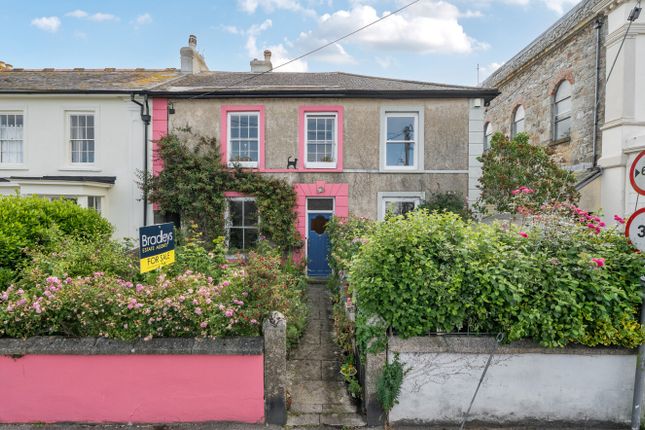 3 bed property, in Chapel Terrace, £300,000