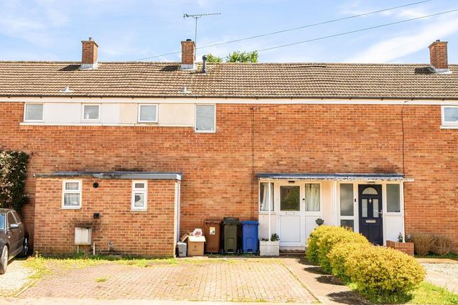 2 bed property, in Caversfield, £275,000