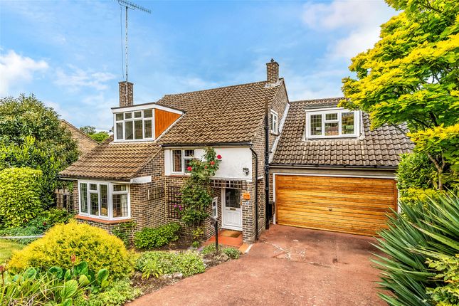 4 bed property, in Woodland Rise, £950,000