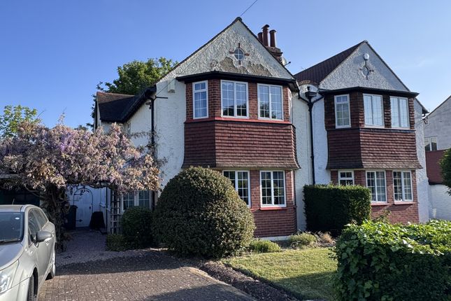 3 bed property, in Hillcrest Road, £700,000