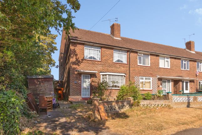 2 bed property, in James Road, £185,000