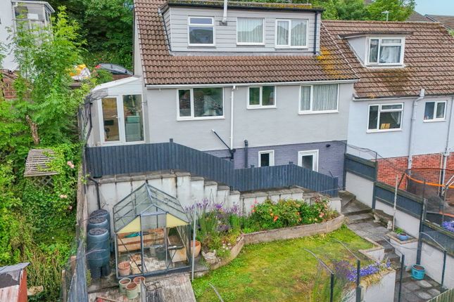 3 bed property, in Kings Ash Road, £260,000