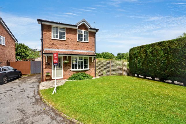 3 bed property, in Cardigan Grove, £279,950