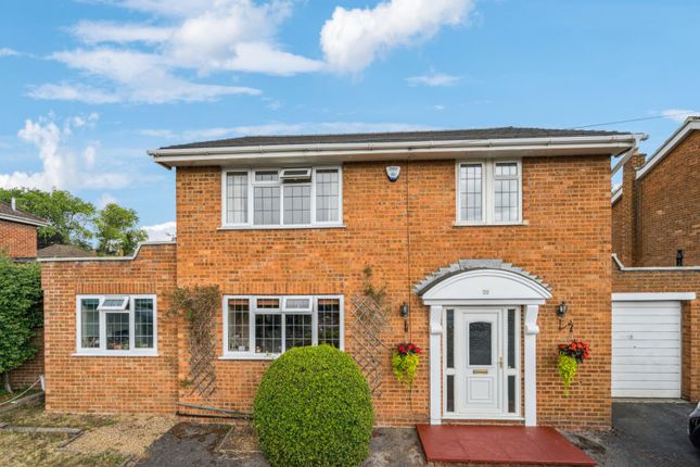 4 bed property, in Daws Lea, £750,000