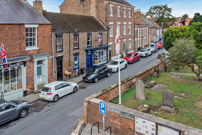 3 bed property, in High Street, £360,000
