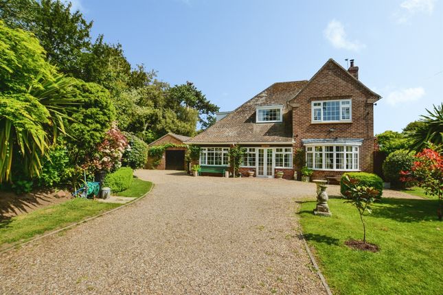 4 bed property, in Main Road, £1,200,000