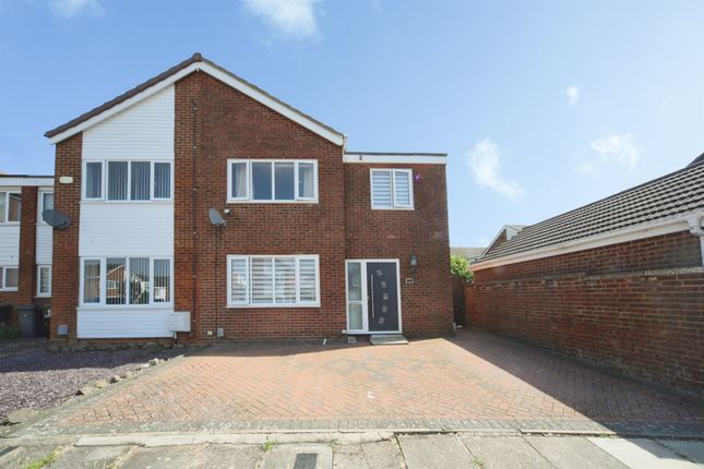 3 bed property, in Ditchling Close, £400,000