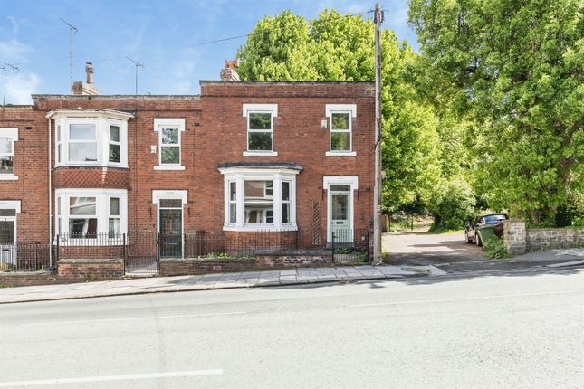 3 bed property, in Mill Hill Road, £165,000