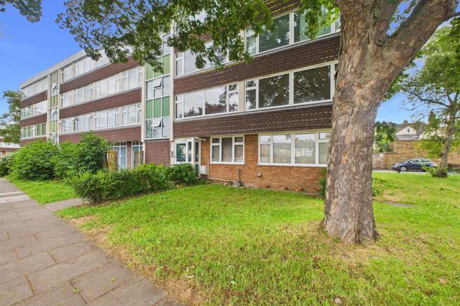 3 bed property, in Meadow Lane, £360,000