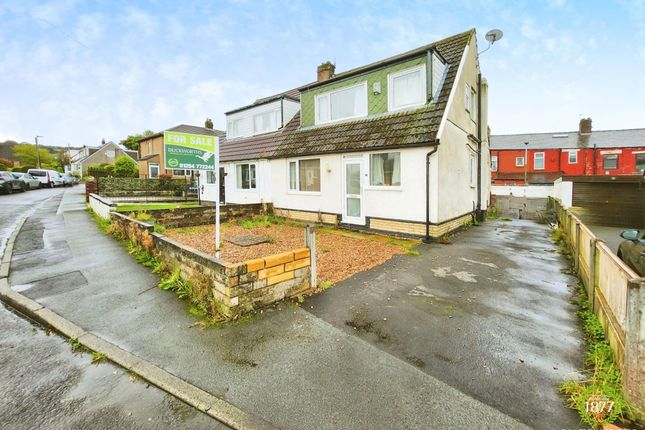 3 bed property, in Burns Walk, £170,000