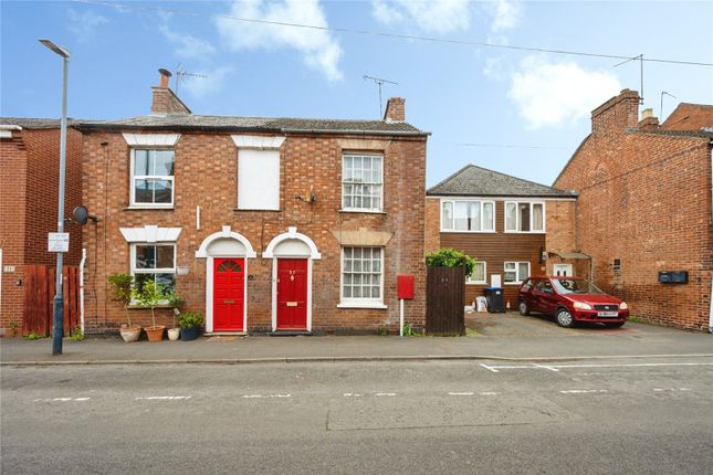 2 bed property, in Cherry Street, £200,000