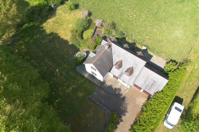 4 bed property, in Llwyndafydd, £495,000