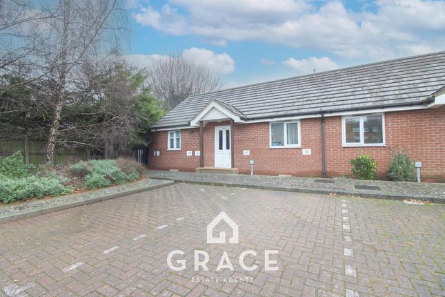 2 bed property, in Foxhall Road, £170,000