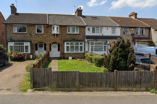 3 bed property, in Yeading Fork, £400,000