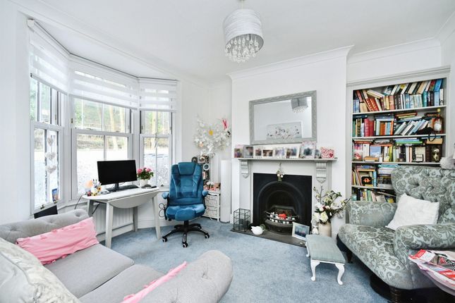3 bed property, in Station Road, £585,000