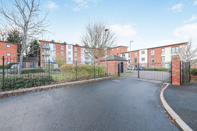 2 bed property, in Donington Grove, £140,000