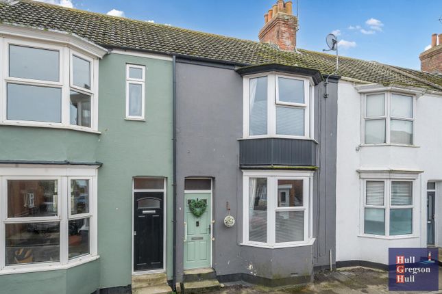3 bed property, in Victoria Road, £215,000
