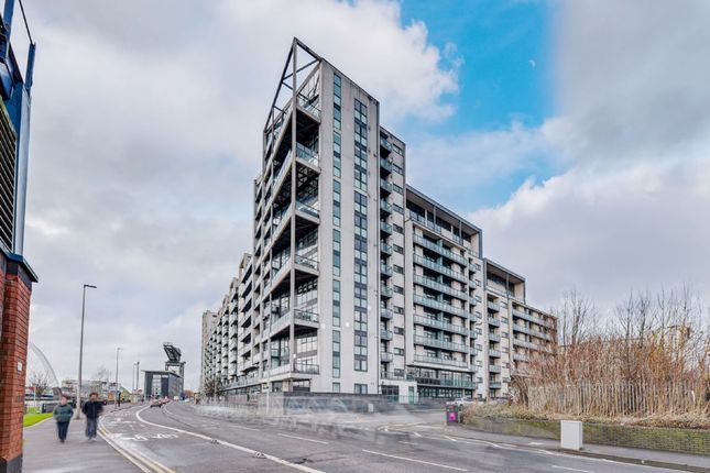 2 bed property, in 198, £153,000