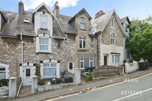 4 bed property, in Victoria Road, £250,000