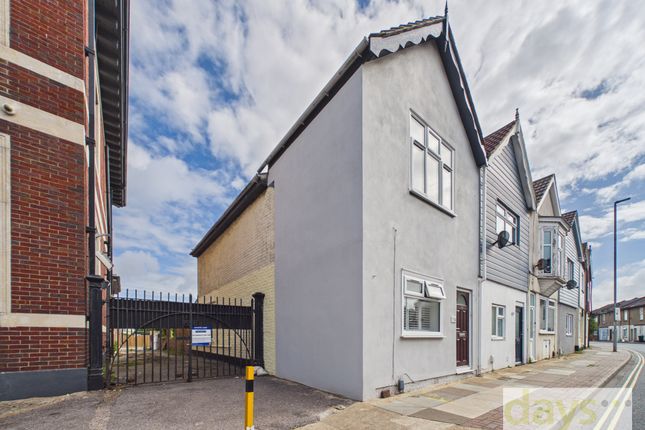 1 bed property, in Highland Road, £120,000