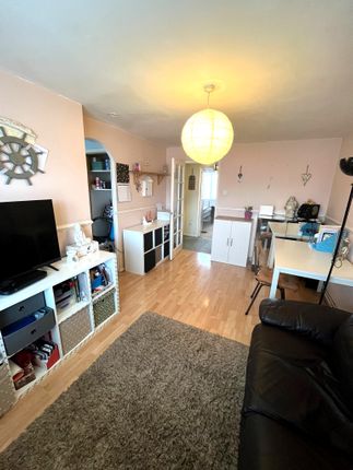 1 bed property, in Walpole Road, £180,000