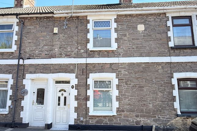2 bed property, in St Helens Road, £250,000