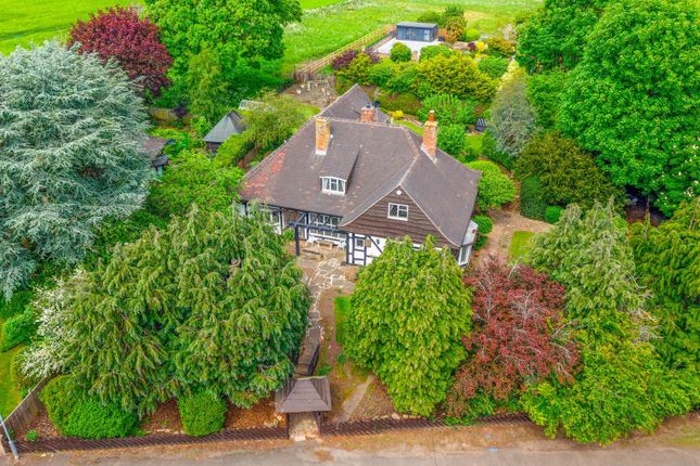 5 bed property, in Tollerton Lane, £700,000
