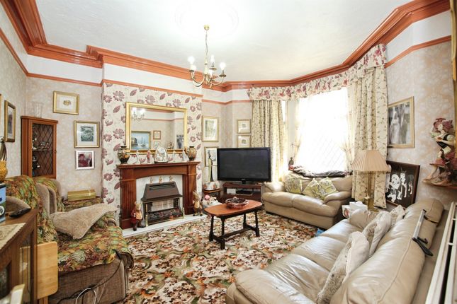 4 bed property, in Berw Road, £210,000