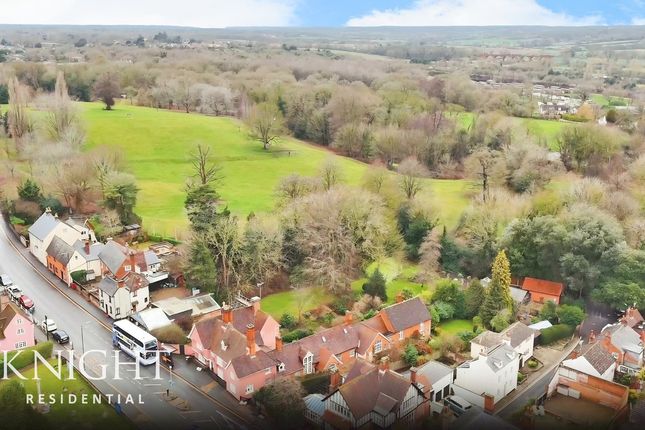 5 bed property, in Lexden Road, £725,000