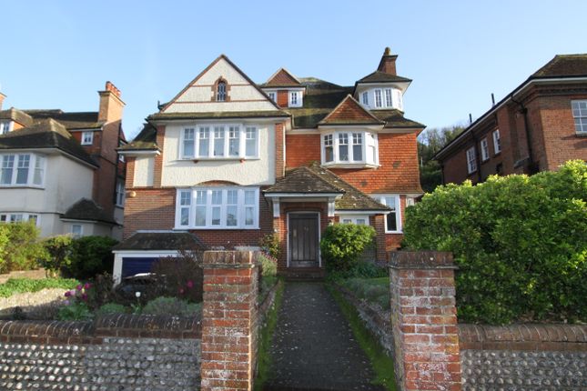 3 bed property, in Edensor Road, £475,000