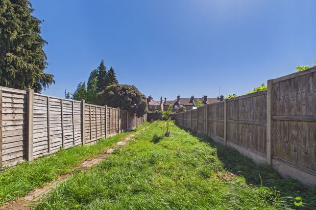 3 bed property, in Moat Lane, £375,000