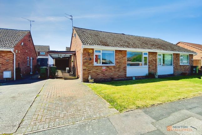 2 bed property, in Kennedy Way, £260,000
