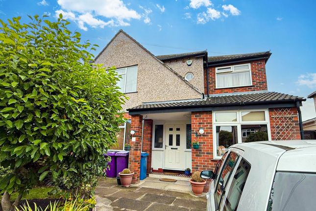 4 bed property, in Elder Gardens, £440,500