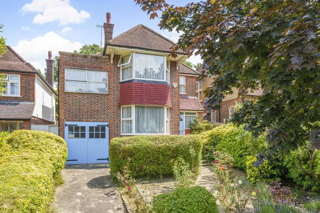 5 bed property, in Ringwood Avenue, £1,900,000