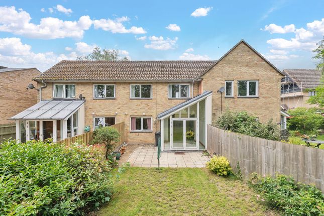 2 bed property, in Grove Gardens, £245,000