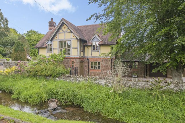 3 bed property, in Millbrook Green, £625,000