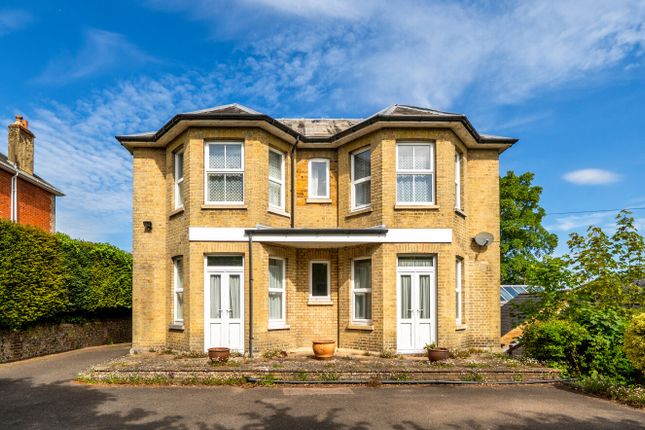 6 bed property, in Guildford, £1,750,000