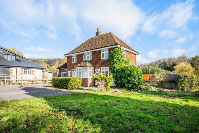 3 bed property, in The Clears, £875,000