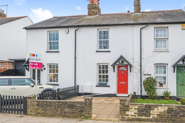 2 bed property, in Chase Road, £475,000