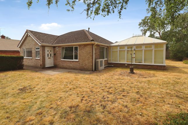 2 bed property, in Durham Close, £350,000