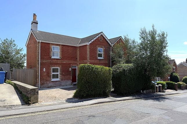 3 bed property, in Mansfield Road, £450,000