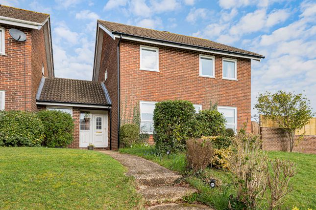4 bed property, in Moggs Mead, £725,000