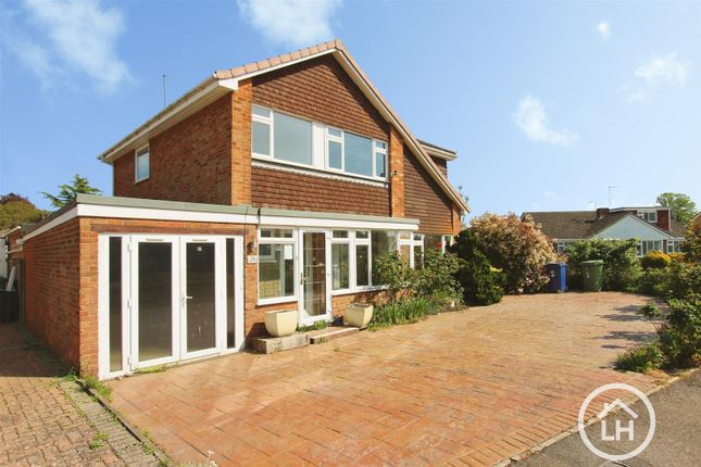 3 bed property, in Hamilton Crescent, £425,000