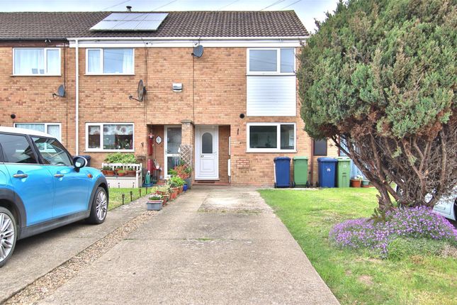 2 bed property, in Wheatstone Close, £200,000