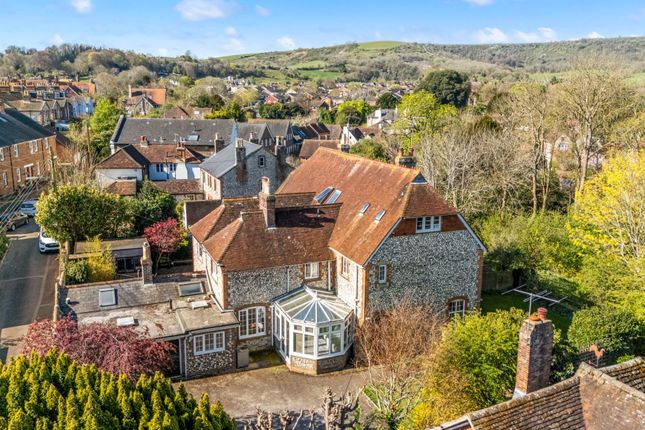 5 bed property, in Jarvis Lane, £950,000