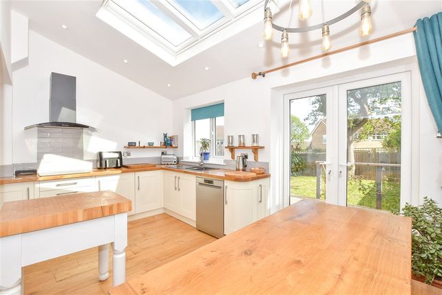 4 bed property, in Richmond Way, £450,000